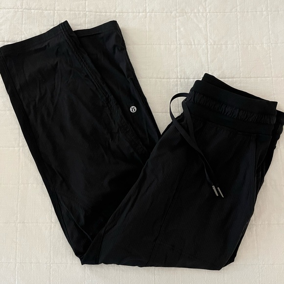 Lululemon Dance Studio Mid-Rise Crop 25” - Picture 5 of 5
